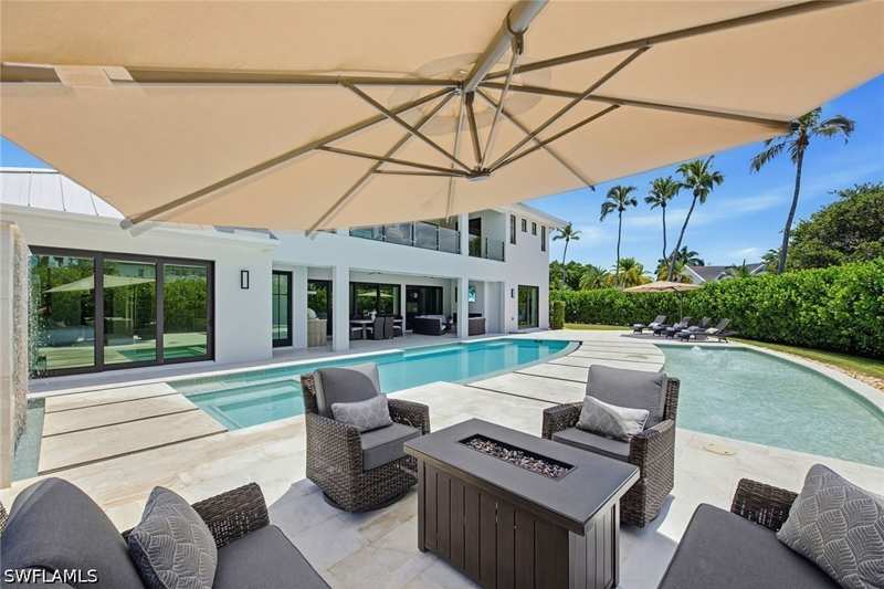 5 bedroom SingleFamilyResidence at 692 Banyan Blvd, Coquina Sands, Naples — photo 1