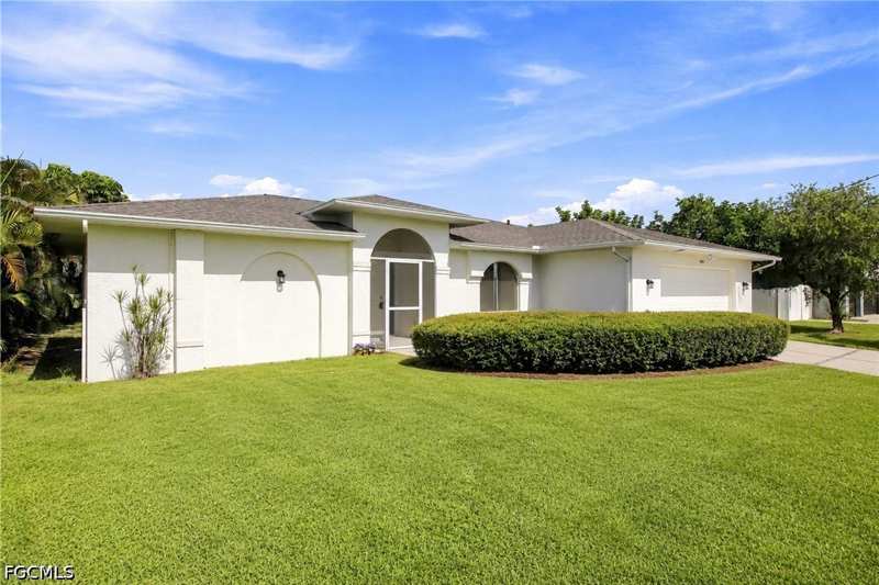 4 bedroom SingleFamilyResidence at 1508 SE 5th Ct, Cape Coral, Cape Coral — photo 1