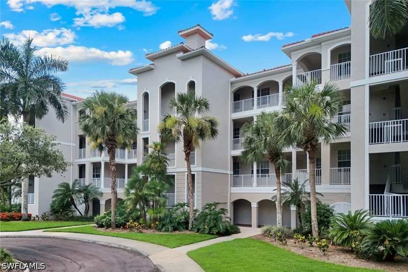 2 bedroom Condominium at 4864 Hampshire Ct 203, Lake Barrington, Naples — photo 1