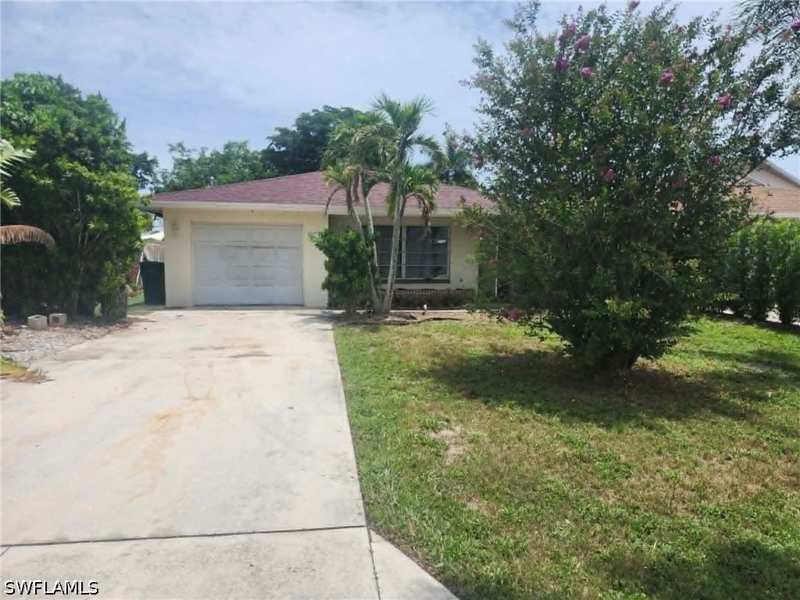 2 bedroom SingleFamilyResidence at 804 92nd Ave N, Naples Park, Naples — photo 1