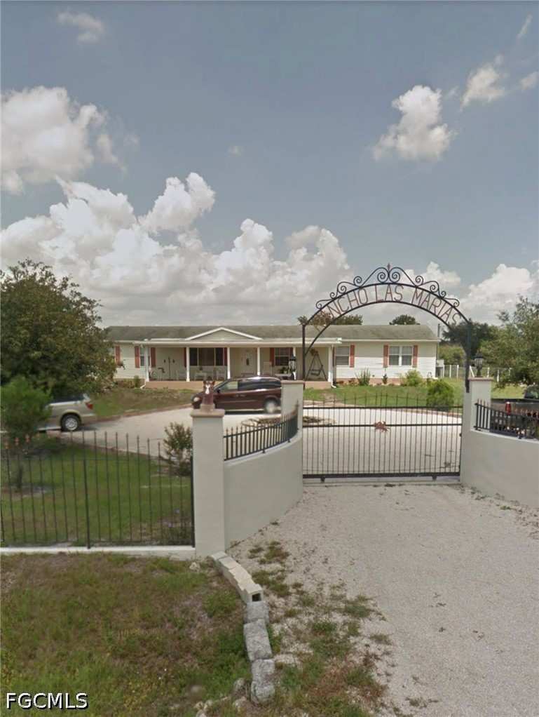 4 bedroom ManufacturedHome at 630 N Coral St, Montura Ranch, Clewiston — photo 1