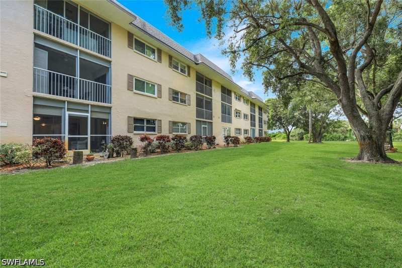 2 bedroom Condominium at 5419 Rattlesnake Hamm Rd 105F, Country Club Manor, Naples — photo 1