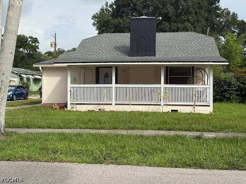 4 bedroom SingleFamilyResidence at 3516 E Riverside Dr, Hendry Estates, Fort Myers — photo 1