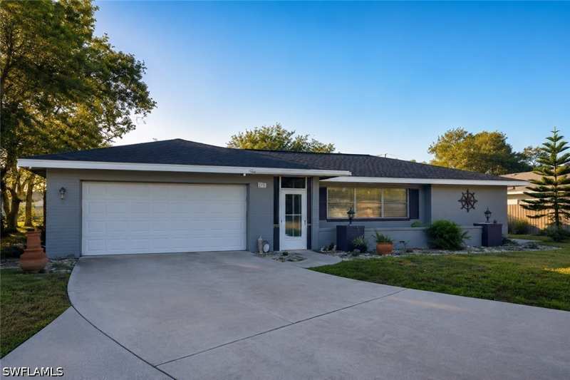 4 bedroom SingleFamilyResidence at 5535 Winkler Rd, Natoma Park, Fort Myers — photo 1