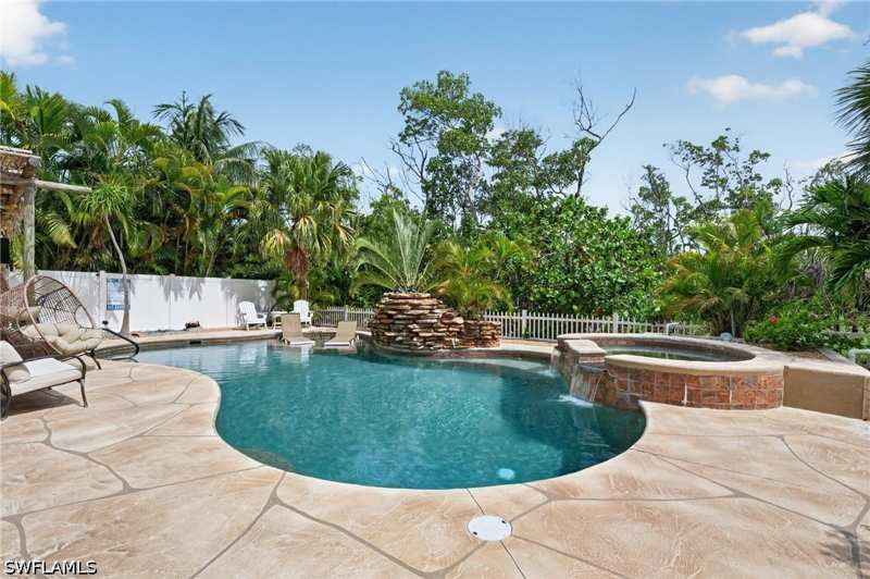 3 bedroom SingleFamilyResidence at 309 Donora Blvd, Zimmers Add-Shell Mound Pk, Fort Myers Beach — photo 1