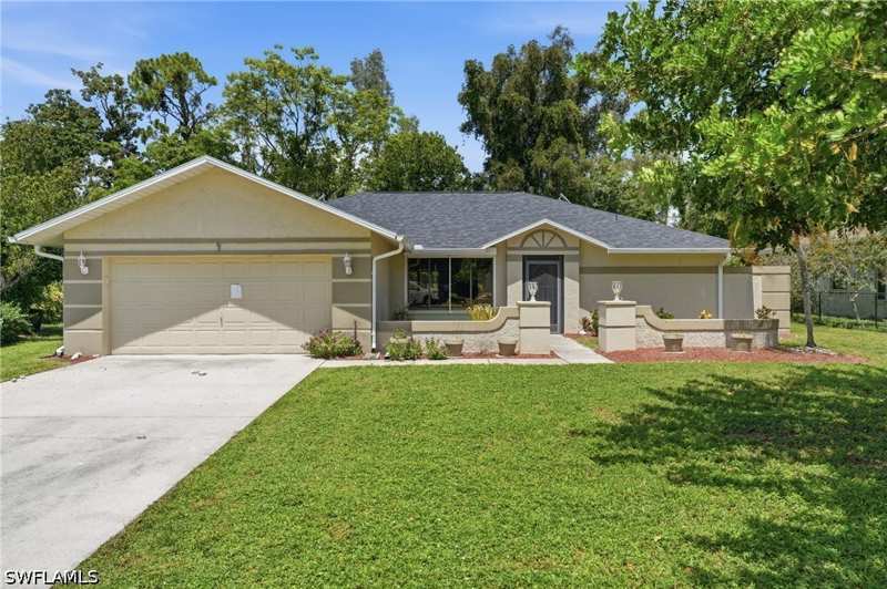 3 bedroom SingleFamilyResidence at 19028 Pine Run Ln, Pine Run, Fort Myers — photo 1