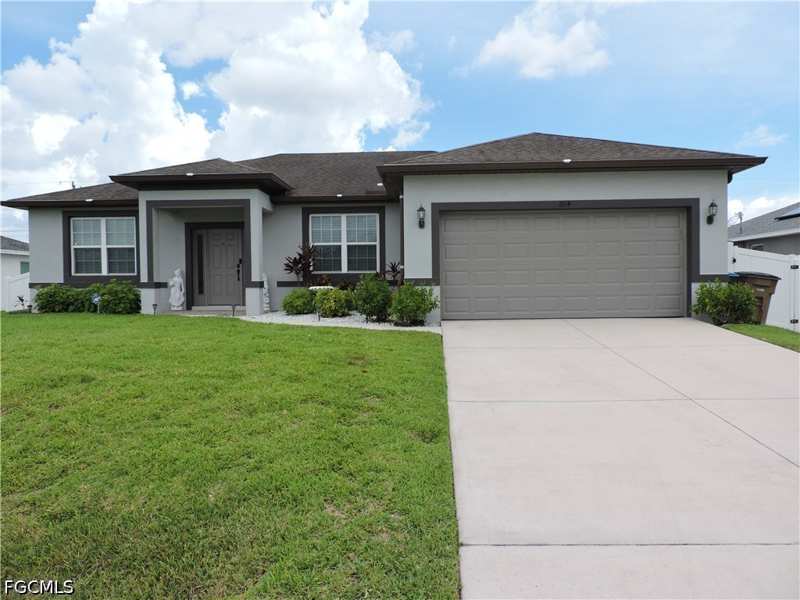 3 bedroom SingleFamilyResidence at 204 NW 11th St, Cape Coral, Cape Coral — photo 1