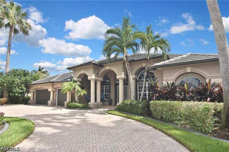 3 bedroom SingleFamilyResidence at 7311 Heritage Palms Estates Dr, The Enclave, Fort Myers — photo 1