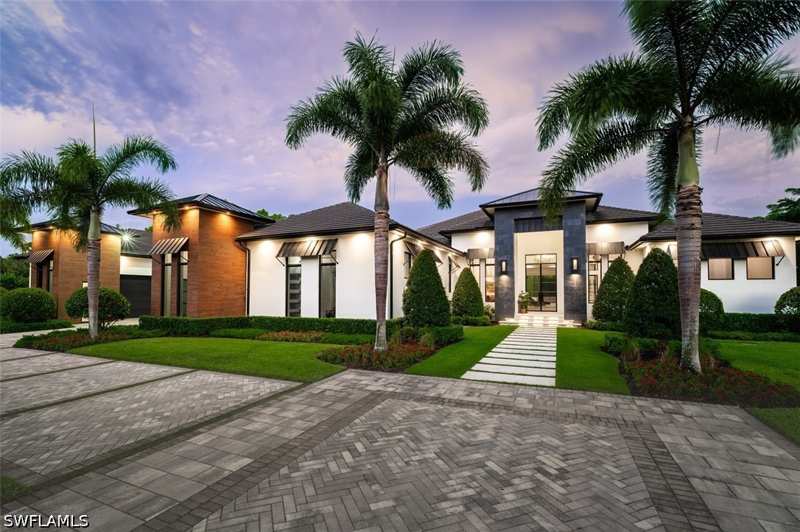 4 bedroom SingleFamilyResidence at 728 Carica Rd, Pine Ridge Estates, Naples — photo 1