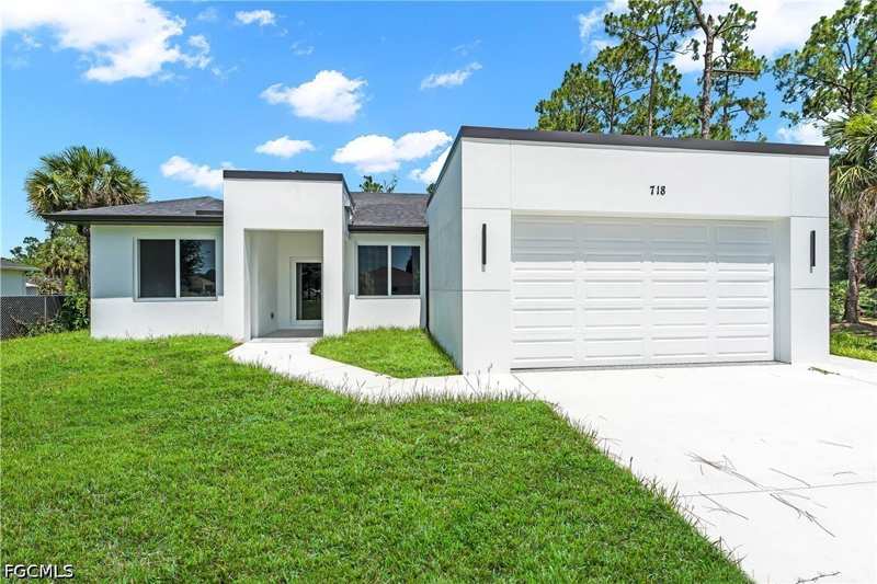 3 bedroom SingleFamilyResidence at 718 Robert Ave, Lehigh Acres, Lehigh Acres — photo 1