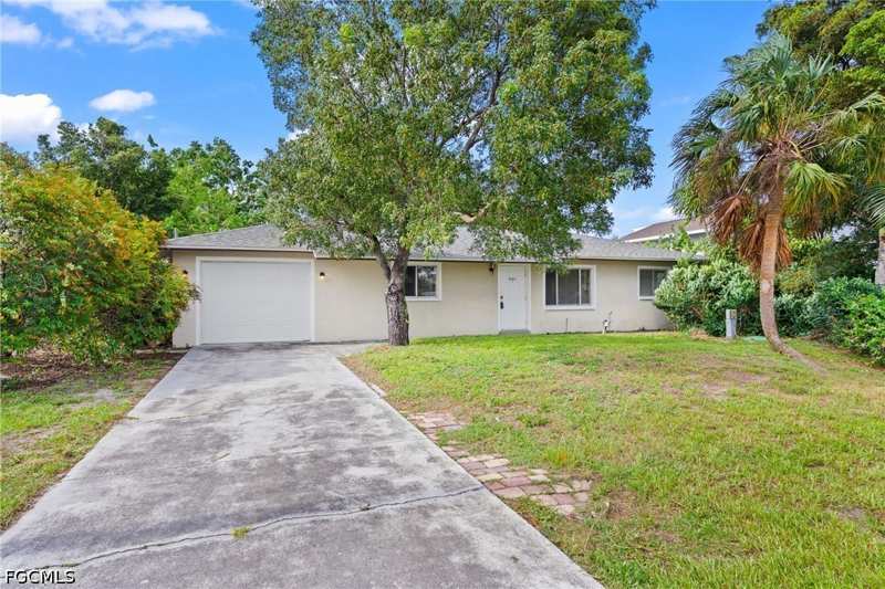 3 bedroom SingleFamilyResidence at 8121 Winged Foot Dr, San Carlos Park, Fort Myers — photo 1