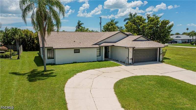 3 bedroom SingleFamilyResidence at 242 SW 45th Ter, Cape Coral, Cape Coral — photo 1