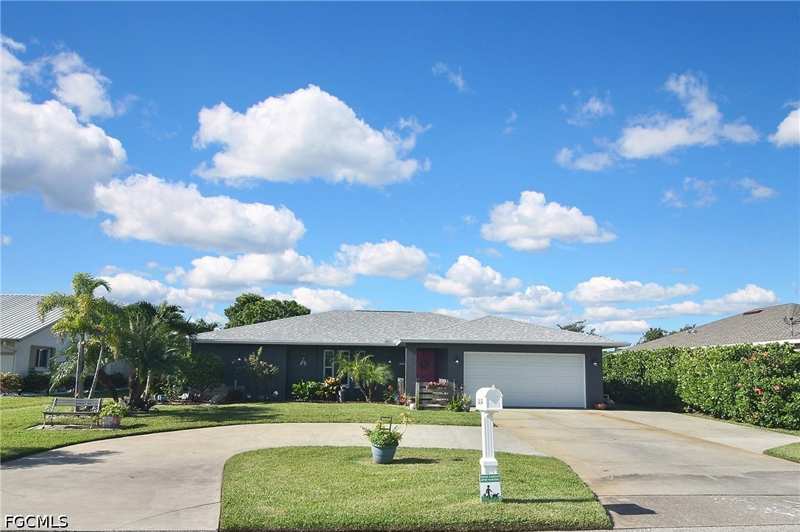 3 bedroom SingleFamilyResidence at 1414 SE 18th Ter, Cape Coral, Cape Coral — photo 1
