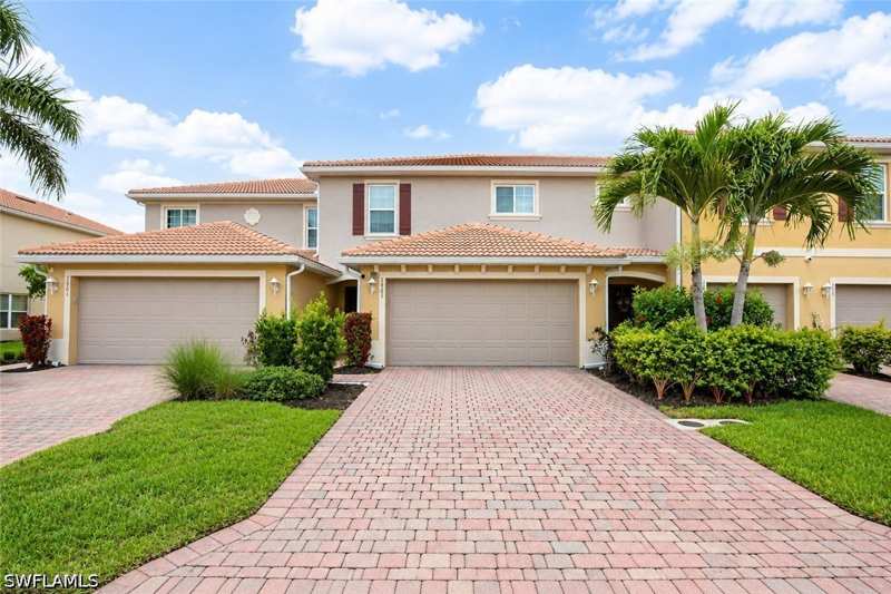 3 bedroom Townhouse at 3763 Crofton Ct, Lindsford, Fort Myers — photo 1