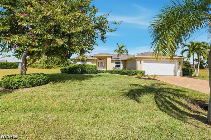 3 bedroom SingleFamilyResidence at 1723 SW 31st Ln, Cape Coral, Cape Coral — photo 1