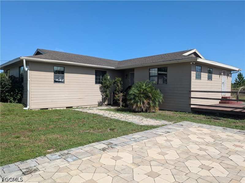 4 bedroom SingleFamilyResidence at 925 Foxdale Ave, Lehigh Acres, Lehigh Acres — photo 1