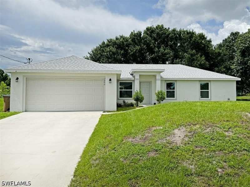 3 bedroom SingleFamilyResidence at 3902 16th St SW, Lehigh Acres, Lehigh Acres — photo 1