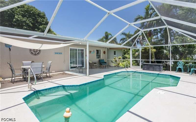 3 bedroom SingleFamilyResidence at 5243 Sunnybrook Ct, Cape Coral, Cape Coral — photo 1