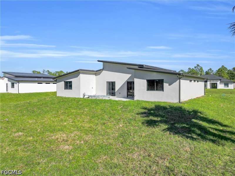 3 bedroom SingleFamilyResidence at 1011 State Ave, Lehigh Acres, Lehigh Acres — photo 1