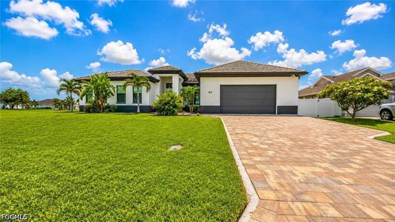 3 bedroom SingleFamilyResidence at 3611 Gulfstream Pkwy, Cape Coral, Cape Coral — photo 1