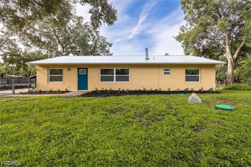 3 bedroom SingleFamilyResidence at 11700 Deal Rd, North Fort Myers, North Fort Myers — photo 1