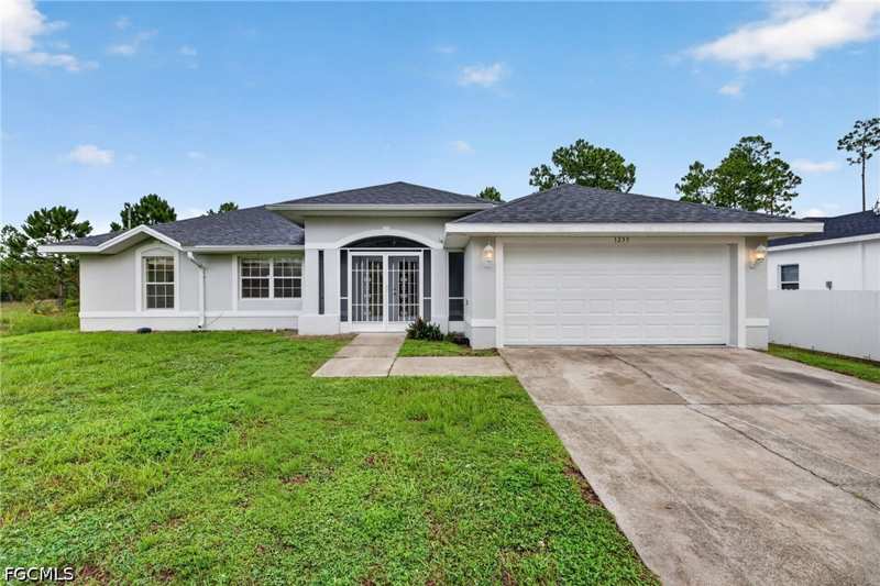 3 bedroom SingleFamilyResidence at 1235 Cloplon St E, Lehigh Acres, Lehigh Acres — photo 1