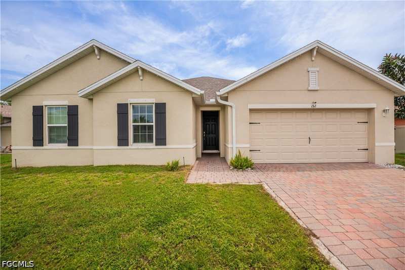 4 bedroom SingleFamilyResidence at 152 SE 27th Ter, Cape Coral, Cape Coral — photo 1