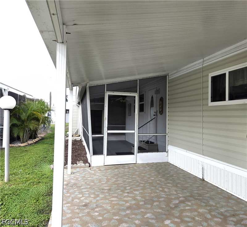 2 bedroom ManufacturedHome at 5558 Palm Beach Blvd 54, Sun-N-Fun Mobile Home Village, Fort Myers — photo 1