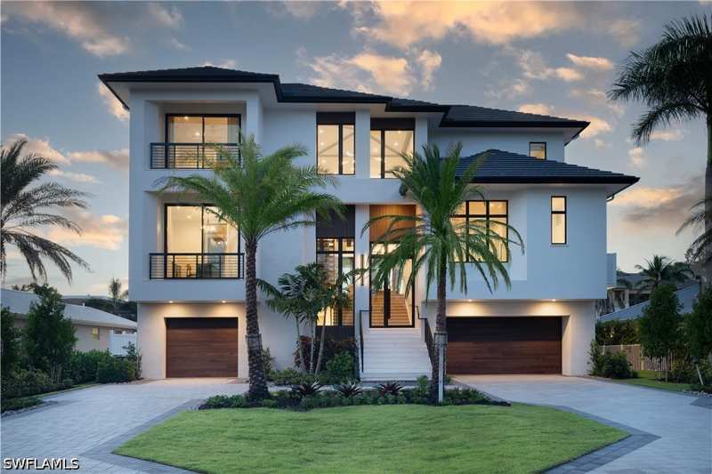 5 bedroom SingleFamilyResidence at 141 Channel Dr, Conners, Naples — photo 1