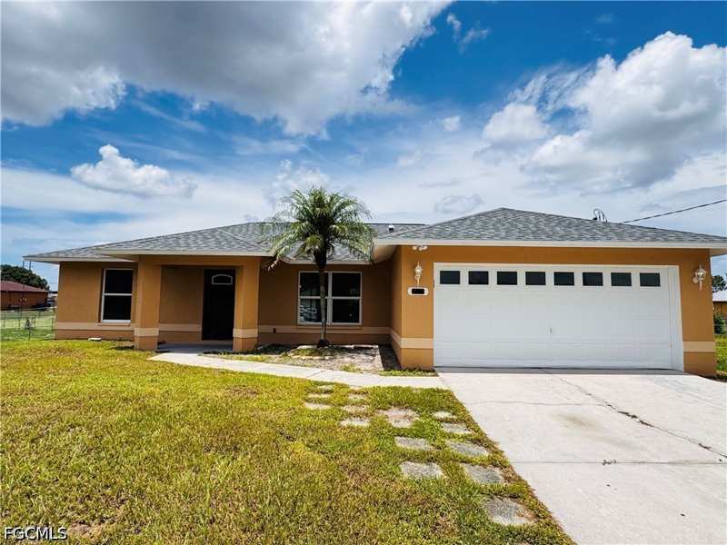 3 bedroom SingleFamilyResidence at 718 Rue Labeau Cir, Mirror Lakes, Fort Myers — photo 1