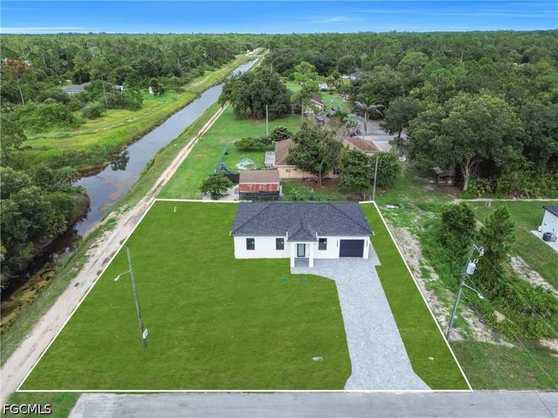 3 bedroom SingleFamilyResidence at 1800 Hibiscus Ave, Lehigh Acres, Lehigh Acres — photo 1