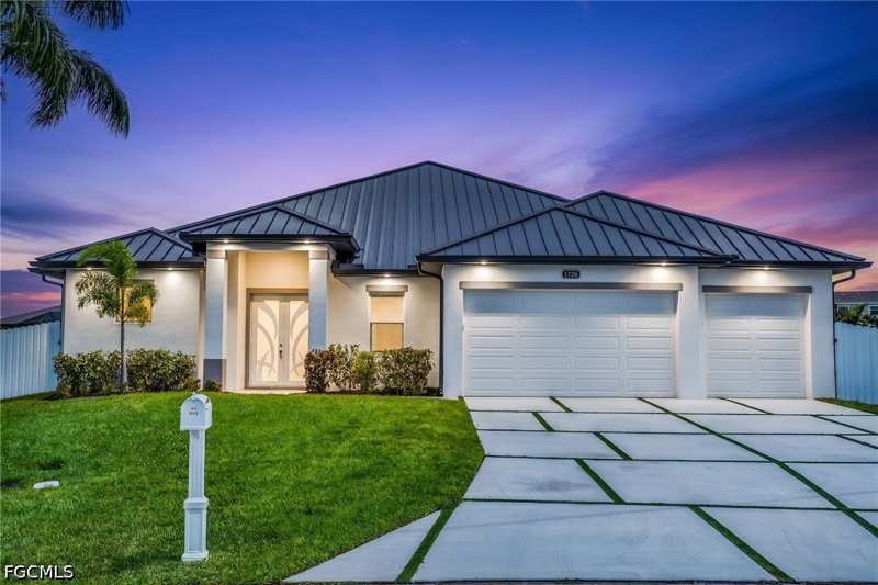 4 bedroom SingleFamilyResidence at 1726 SW 36th Ter, Cape Coral, Cape Coral — photo 1