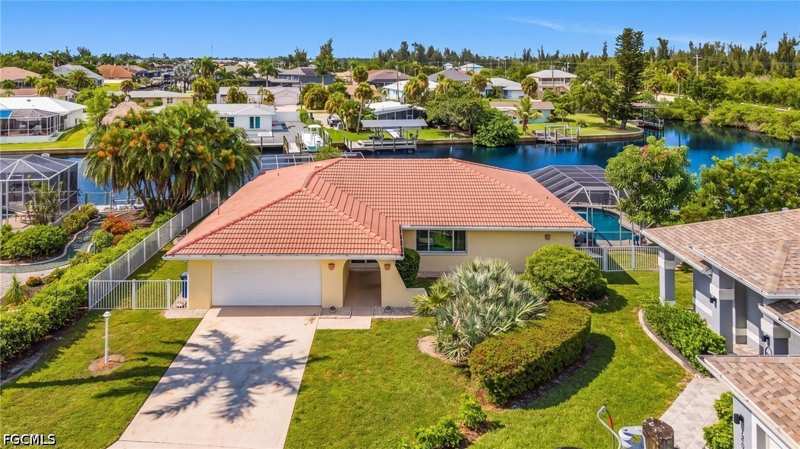 3 bedroom SingleFamilyResidence at 12088 Boat Shell Dr, Matlacha Isles, Matlacha Isles — photo 1