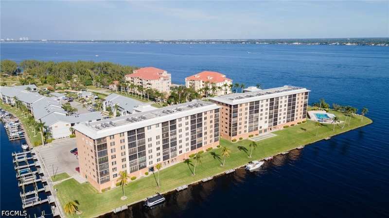 2 bedroom Condominium at 4260 SE 20th Pl 401, River Towers Condo, Cape Coral — photo 1