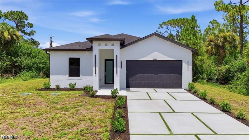 3 bedroom SingleFamilyResidence at 8032 Windswept Cir, Port Labelle, Labelle — photo 1