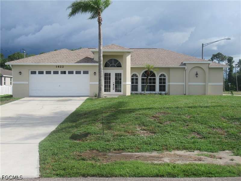 3 bedroom SingleFamilyResidence at 1622 NE 33rd Ter, Cape Coral, Cape Coral — photo 1