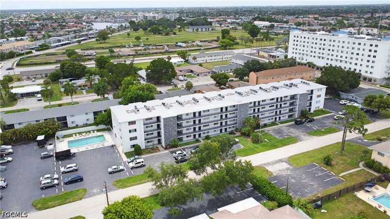 2 bedroom Condominium at 4906 Victoria Dr 103, Capeway Condo, Cape Coral — photo 1