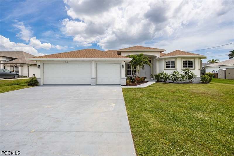 3 bedroom SingleFamilyResidence at 2526 Miracle Pkwy, Cape Coral, Cape Coral — photo 1