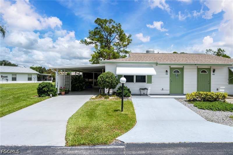 2 bedroom Attached at 39 Desert Candle Cir, Pinewood Condominium, Lehigh Acres — photo 1