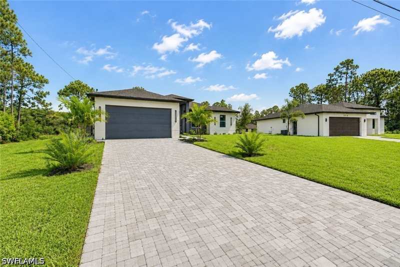 3 bedroom SingleFamilyResidence at 720 Bennington Dr, Mirror Lakes, Lehigh Acres — photo 1