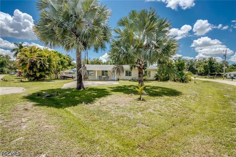 4 bedroom SingleFamilyResidence at 101 Powell Creek Cir, North Fort Myers, North Fort Myers — photo 1