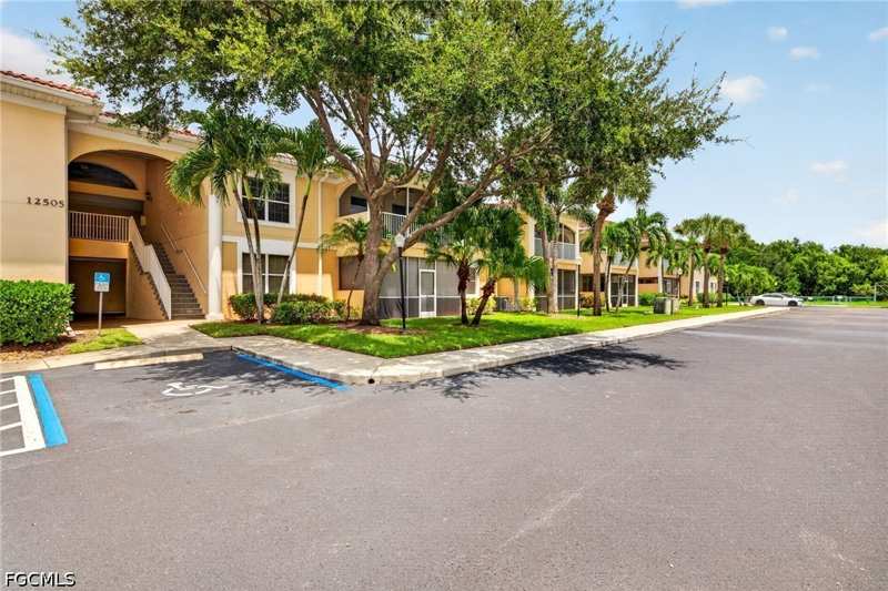 2 bedroom Condominium at 12505 McGregor Blvd 106B, Maple Gardens, Fort Myers — photo 1