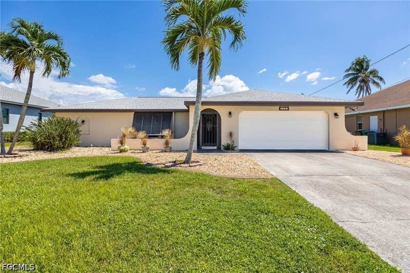 3 bedroom SingleFamilyResidence at 1334 SE 12th Ter, Cape Coral, Cape Coral — photo 1