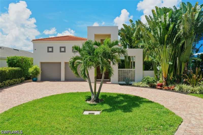 5 bedroom SingleFamilyResidence at 576 96th Ave N, Naples Park, Naples — photo 1