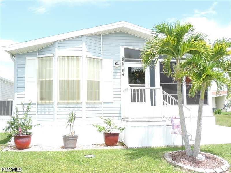 2 bedroom ManufacturedHome at 20701 Garden Dr, Mariners Cove, Estero — photo 1