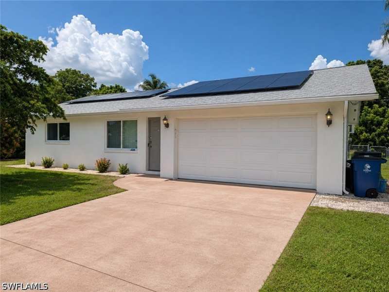 2 bedroom SingleFamilyResidence at 2137 Gorham Ave, Fort Myers Villas, Fort Myers — photo 1