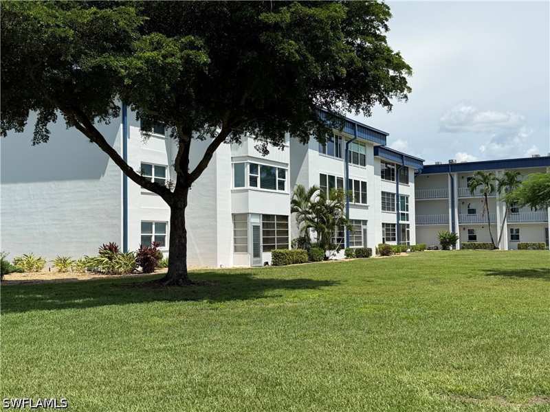 1 bedroom Condominium at 1724 Pine Valley Dr 202, Seven Lakes, Fort Myers — photo 1