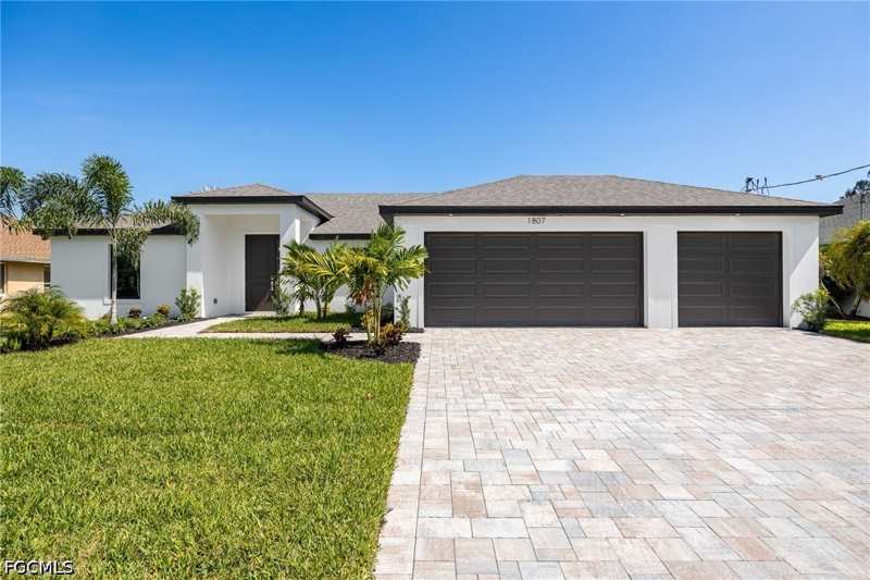 4 bedroom SingleFamilyResidence at 1807 NE 2nd St, Cape Coral, Cape Coral — photo 1