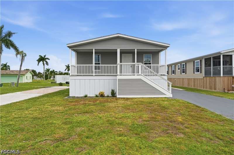 3 bedroom ManufacturedHome at 7 Birch Blvd, Plantation Estates Mobile Home, Fort Myers — photo 1