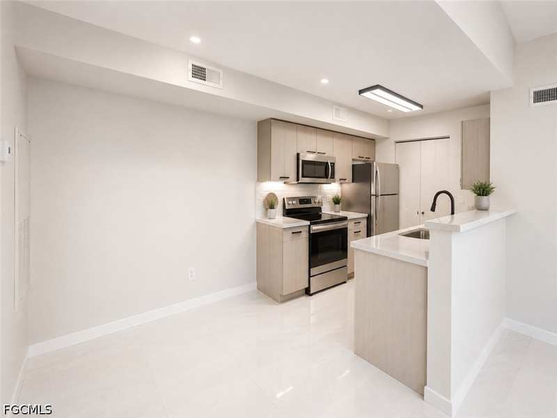 1 bedroom Condominium at 12640 Equestrian Cir 1912, Venetian Palms, Fort Myers — photo 1
